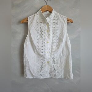 Kibek Vintage Eyelet Embroidered Ruffle Sleeveless Button Top Sz 42 Cotton